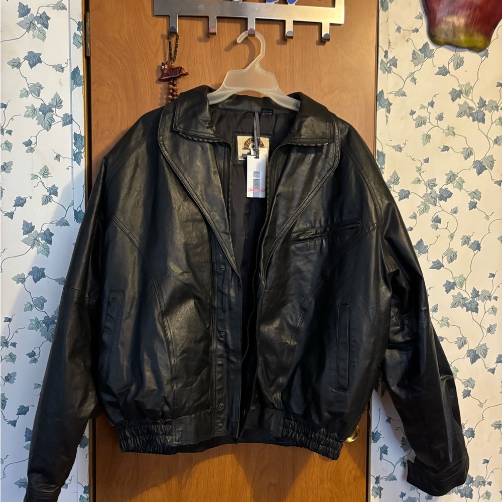 Phase 2 Leather Bomber Jacket sz-XL